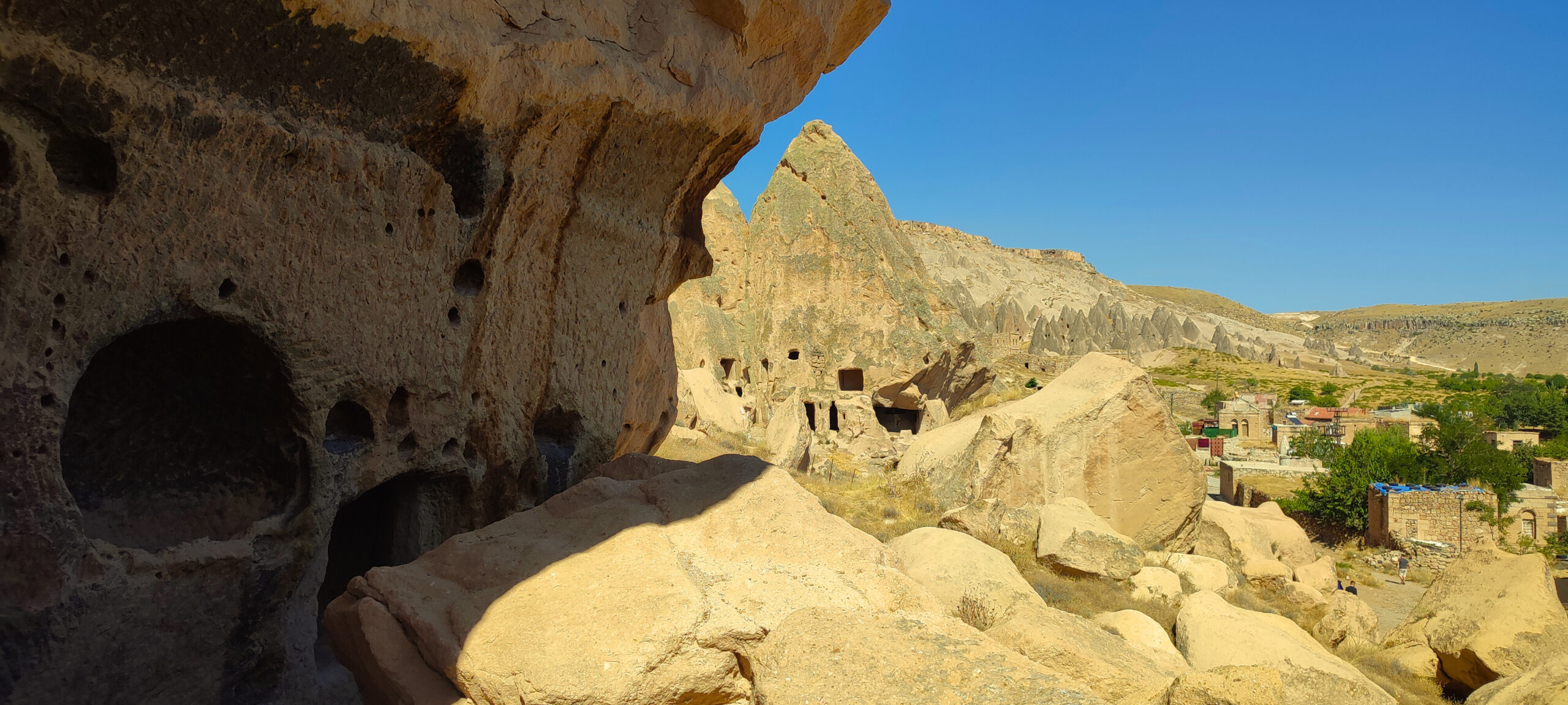 Selime: The Echo of Light in a Dusty Rock