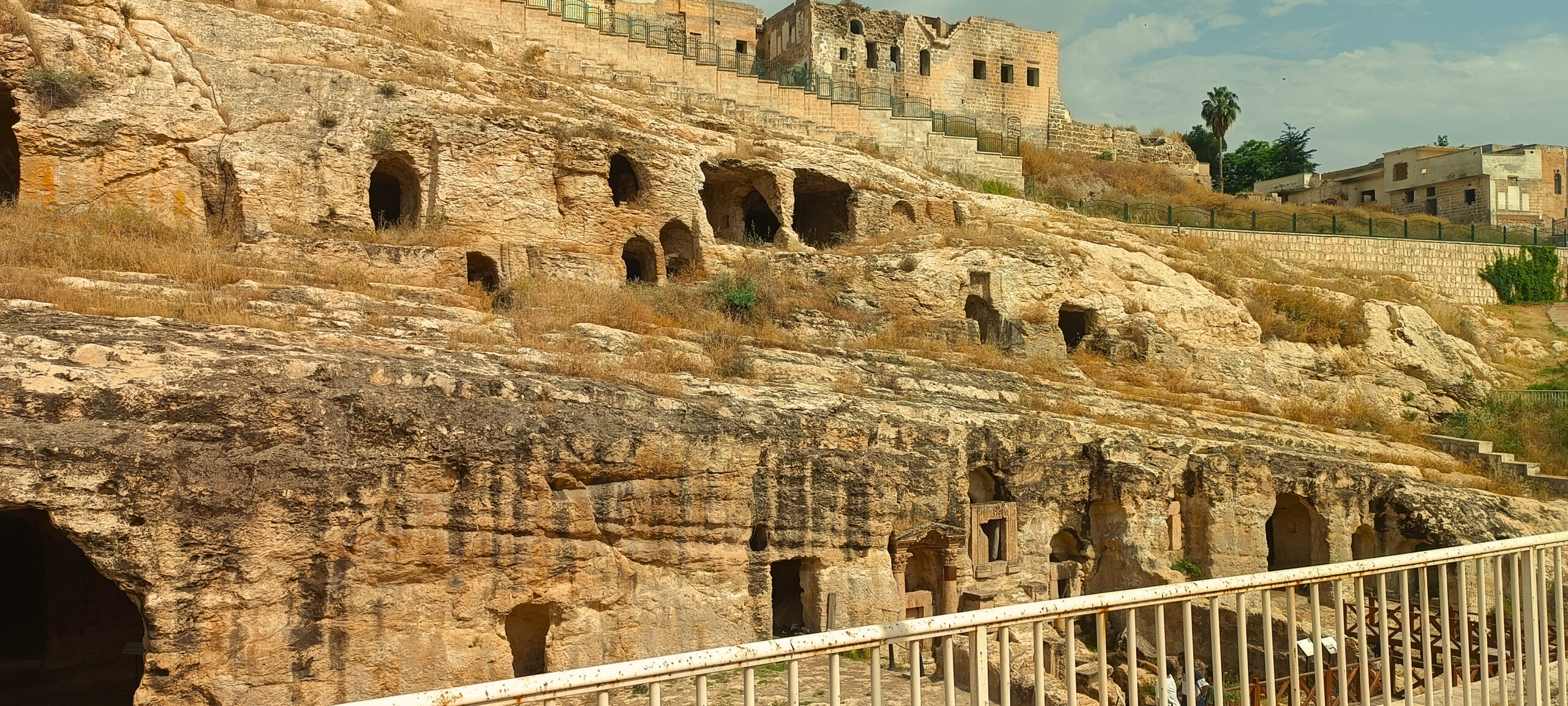 Kizıikoyun Necropolis. Infrastructure of Death